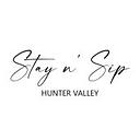 Stay n' Sip logo