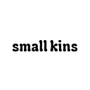 Small Kins logo